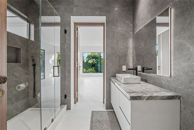 2706 N Carroll Avenue, Southlake, TX 76092