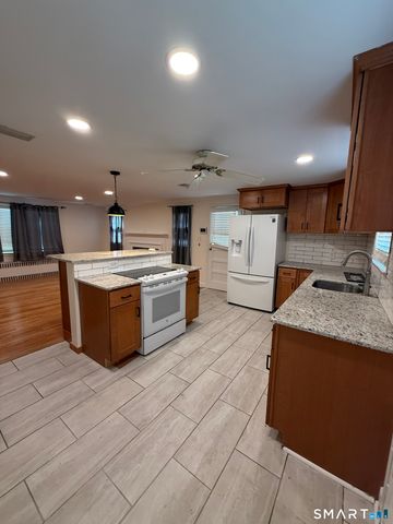 81 Park Avenue, Bloomfield, CT 06002