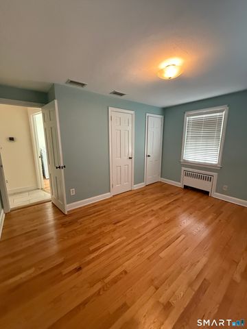81 Park Avenue, Bloomfield, CT 06002