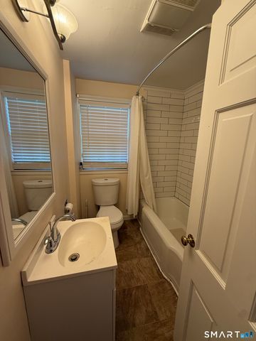 81 Park Avenue, Bloomfield, CT 06002
