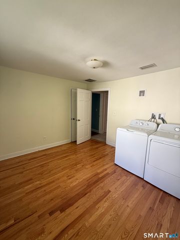 81 Park Avenue, Bloomfield, CT 06002