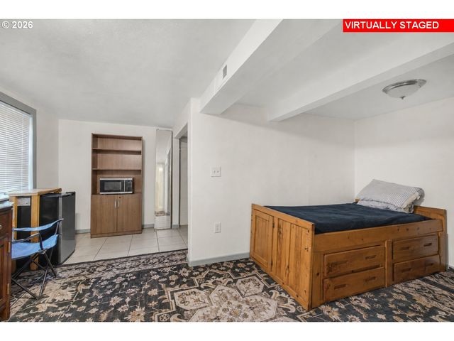 16816 Se STARK St, Portland, OR 97233
