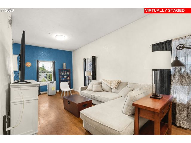 16816 Se STARK St, Portland, OR 97233
