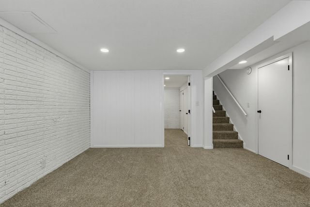 2704 Wood Dale Avenue, Davenport, IA 52804