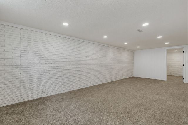 2704 Wood Dale Avenue, Davenport, IA 52804