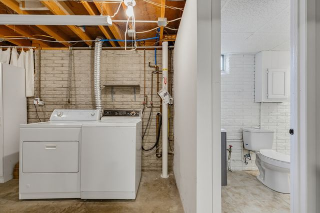 2704 Wood Dale Avenue, Davenport, IA 52804