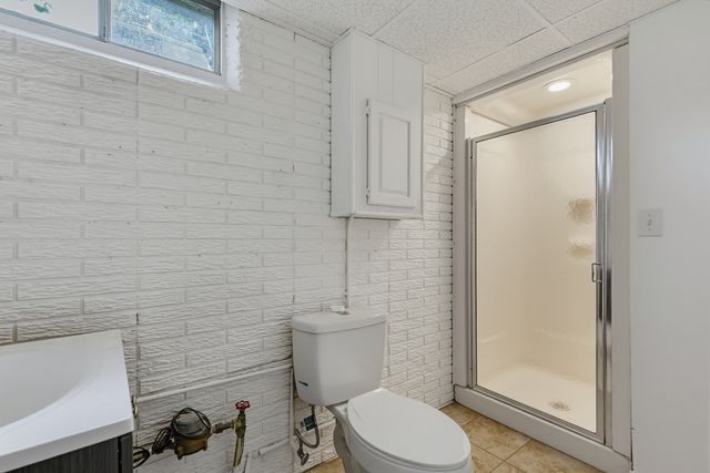 2704 Wood Dale Avenue, Davenport, IA 52804