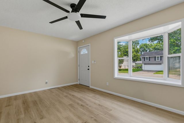 2704 Wood Dale Avenue, Davenport, IA 52804