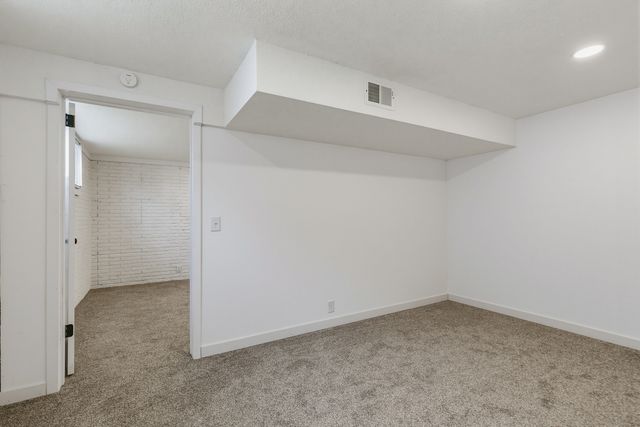 2704 Wood Dale Avenue, Davenport, IA 52804