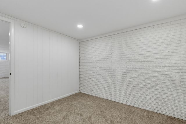 2704 Wood Dale Avenue, Davenport, IA 52804