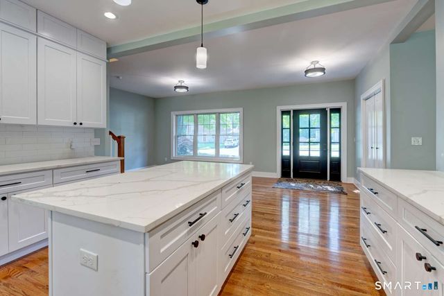 70 Apple Hill, Wethersfield, CT 06109