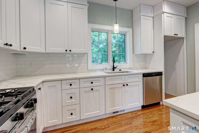 70 Apple Hill, Wethersfield, CT 06109