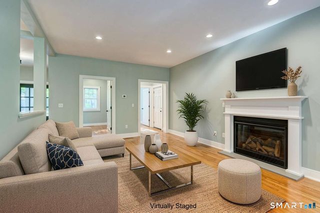70 Apple Hill, Wethersfield, CT 06109