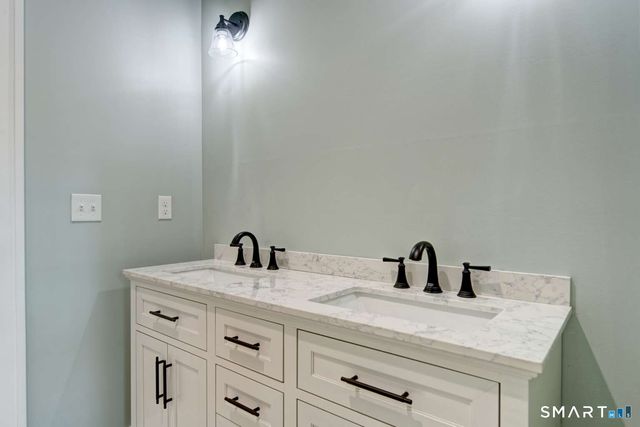 70 Apple Hill, Wethersfield, CT 06109