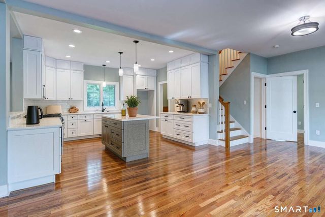 70 Apple Hill, Wethersfield, CT 06109