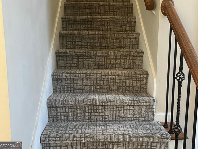 5455 Woodrun Lane, Alpharetta, GA 30005