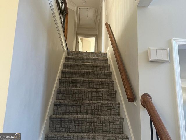 5455 Woodrun Lane, Alpharetta, GA 30005