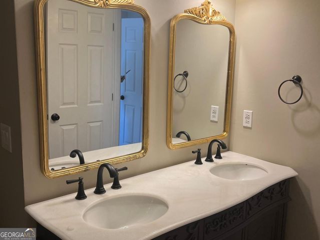 5455 Woodrun Lane, Alpharetta, GA 30005