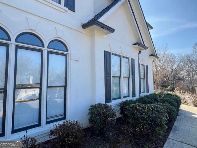 5455 Woodrun Lane, Alpharetta, GA 30005