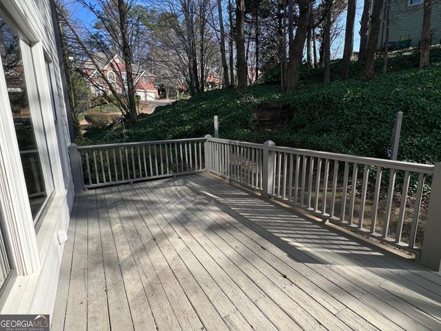 5455 Woodrun Lane, Alpharetta, GA 30005