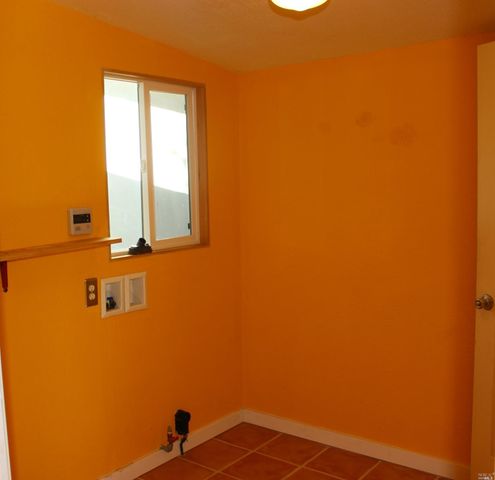 661 N Bush St, Ukiah, CA 95482