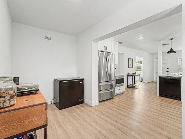 3029 PINE TREE AVENUE, Largo, FL 33771
