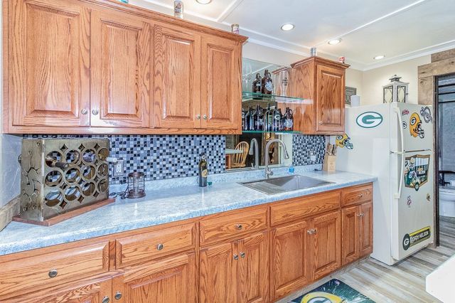 W8512 QUIET LANE, Hortonville, WI 54944