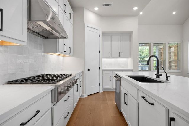 116 Three Oaks LN, Georgetown, TX 78628