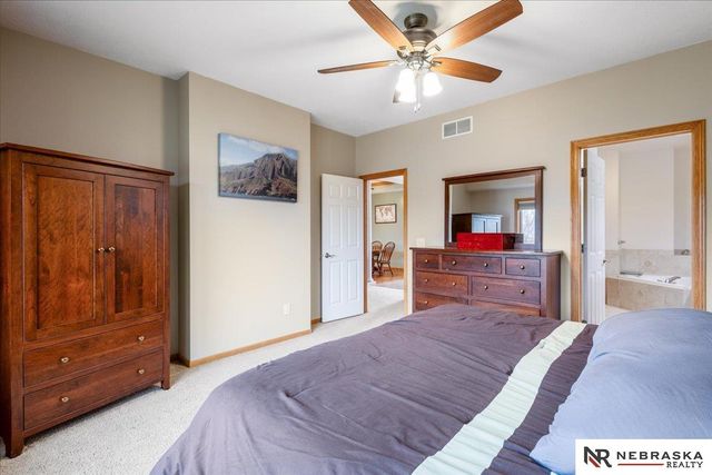 4860 Gleneagle Court, Lincoln, NE 68526