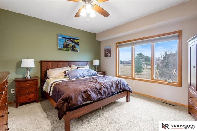 4860 Gleneagle Court, Lincoln, NE 68526
