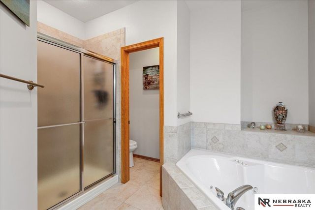 4860 Gleneagle Court, Lincoln, NE 68526