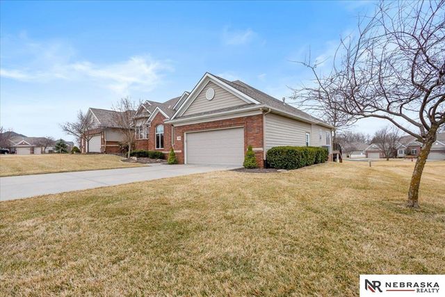 4860 Gleneagle Court, Lincoln, NE 68526