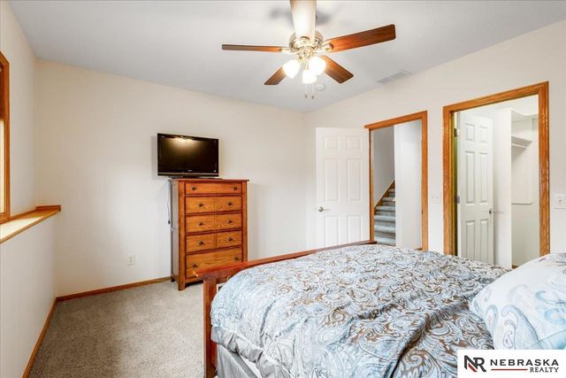 4860 Gleneagle Court, Lincoln, NE 68526