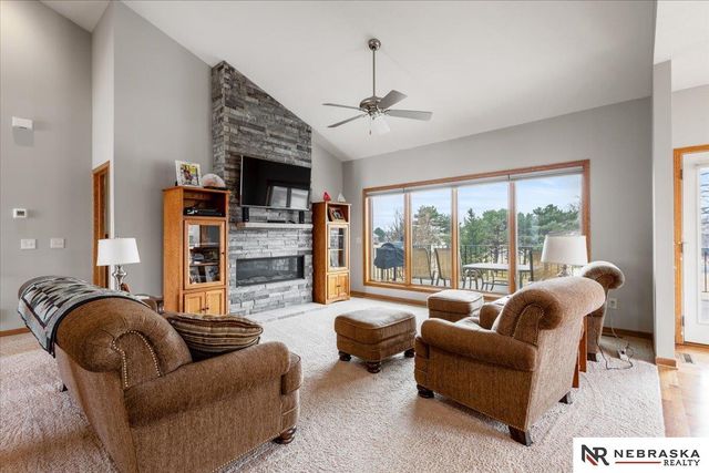 4860 Gleneagle Court, Lincoln, NE 68526
