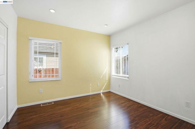 1954 87Th Ave, Oakland, CA 94621