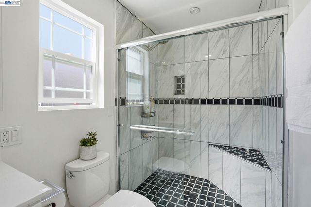 1954 87Th Ave, Oakland, CA 94621