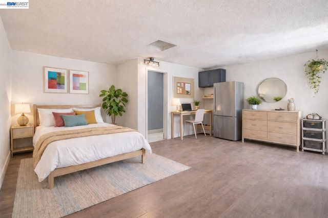 1954 87Th Ave, Oakland, CA 94621