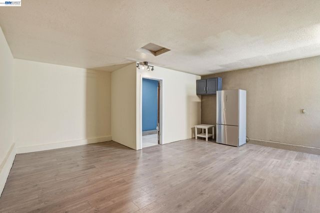 1954 87Th Ave, Oakland, CA 94621