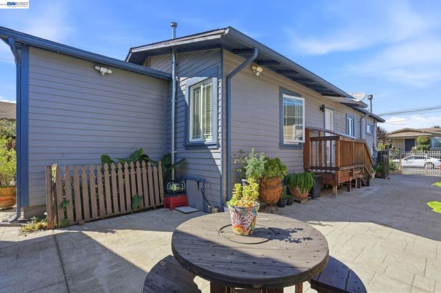 1954 87Th Ave, Oakland, CA 94621