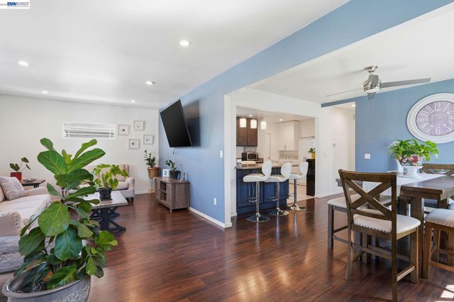 1954 87Th Ave, Oakland, CA 94621