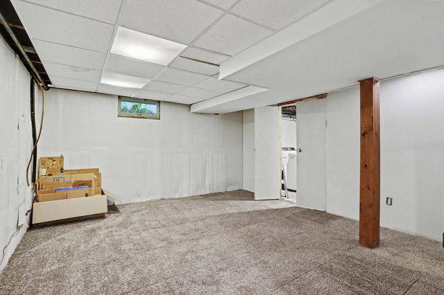 2518 E G Avenue, Kalamazoo City, MI 49004