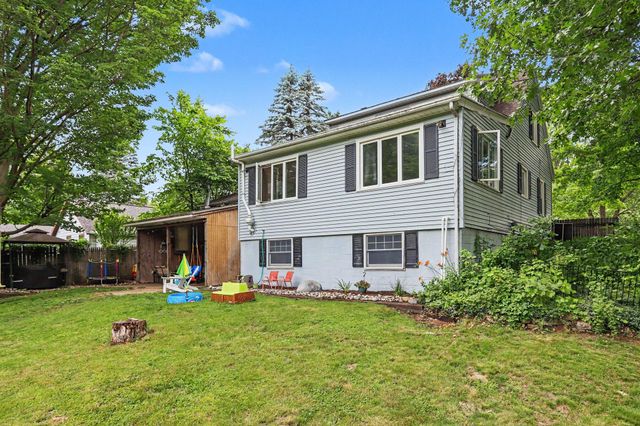 2518 E G Avenue, Kalamazoo City, MI 49004