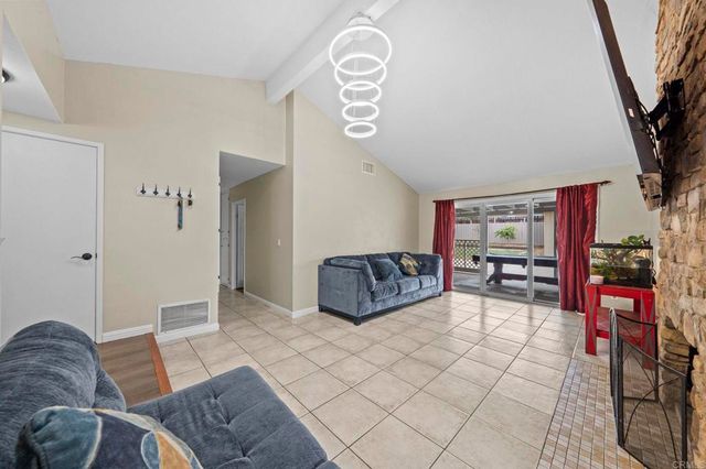 1110 Paula Way, Escondido, CA 92027