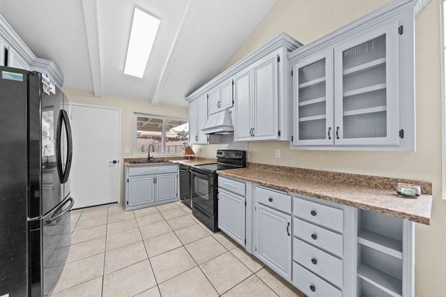 1110 Paula Way, Escondido, CA 92027