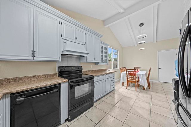 1110 Paula Way, Escondido, CA 92027