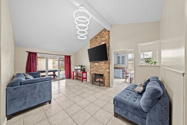 1110 Paula Way, Escondido, CA 92027