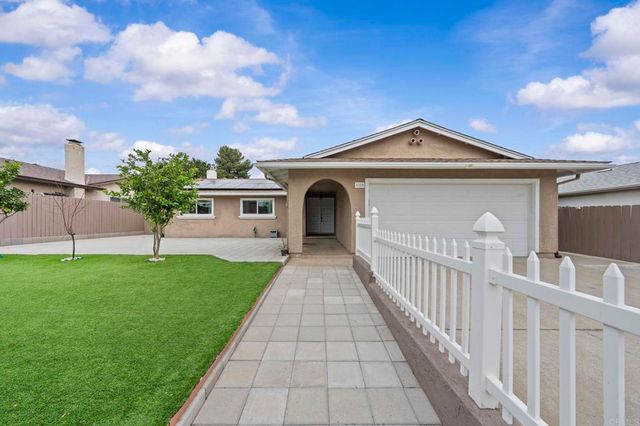 1110 Paula Way, Escondido, CA 92027