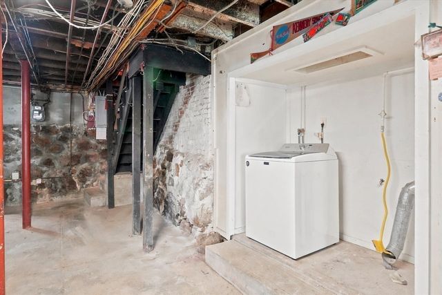 58 Webster St, Lynn, MA 01902