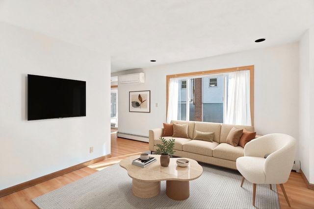 58 Webster St, Lynn, MA 01902