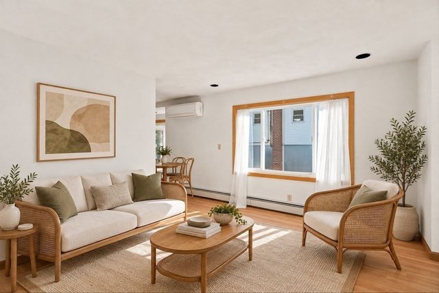 58 Webster St, Lynn, MA 01902